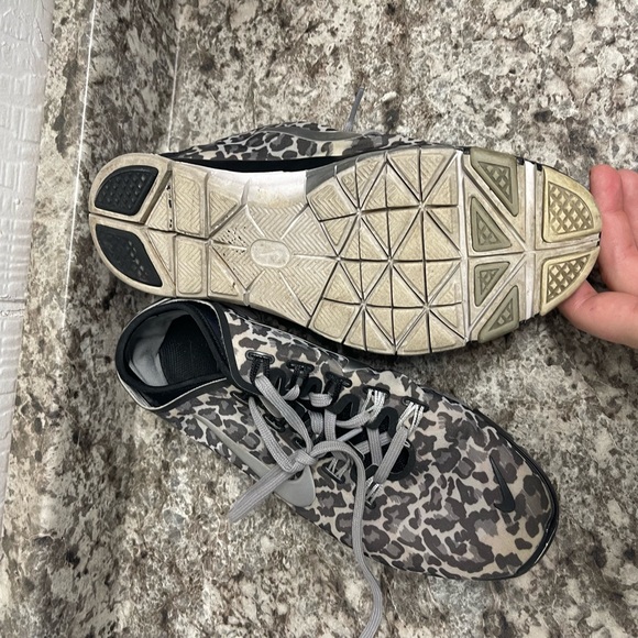Black/Grey/White cheetah print Nikes- Free TR Connect 2 - Picture 8 of 9